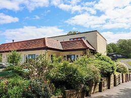 Chalet Log Cabin L10