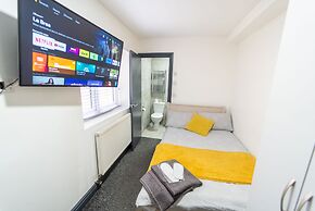 76 Bournbrook Road Equipped Studios Near QE