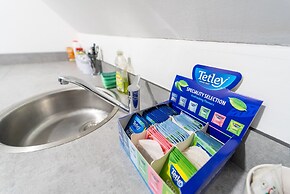 76 Bournbrook Road Equipped Studios Near QE