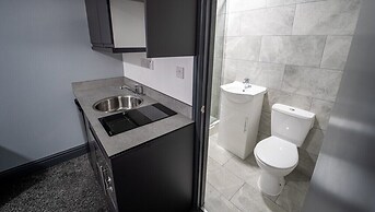 76 Bournbrook Road Equipped Studios Near QE