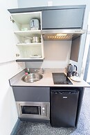 76 Bournbrook Road Equipped Studios Near QE