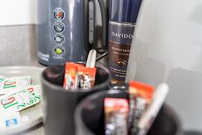 76 Bournbrook Road Equipped Studios Near QE