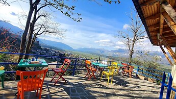Clockwise Gjirokaster
