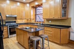 Chic 2BR near Little Italy 5min to Metro