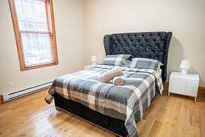 Chic 2BR near Little Italy 5min to Metro