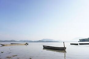 Nha Nghi Van Long Elephants