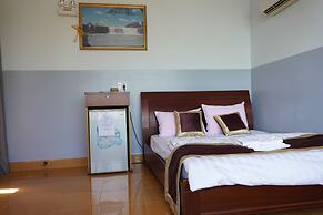 Nha Nghi Van Long Elephants