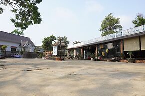 Nha Nghi Van Long Elephants