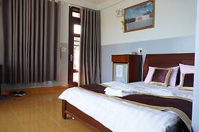 Nha Nghi Van Long Elephants