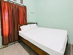 SPOT ON 91771 Homestay Bang HajiNearLapangan Penujak ( Inen Gonggang)