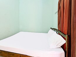 SPOT ON 91771 Homestay Bang HajiNearLapangan Penujak ( Inen Gonggang)