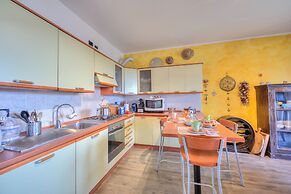 Miralago Lake View Outside Whirlpool