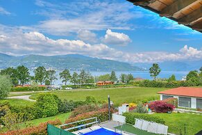 Miralago Lake View Outside Whirlpool