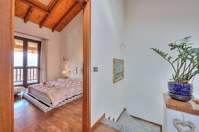 Miralago Lake View Outside Whirlpool