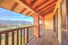 Miralago Lake View Outside Whirlpool