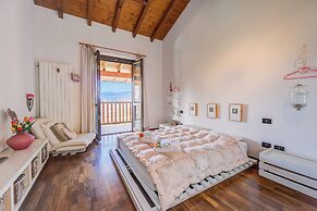 Miralago Lake View Outside Whirlpool