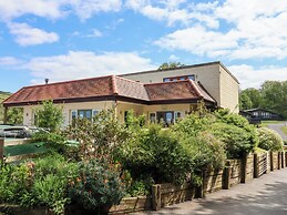 Chalet Log Cabin L14