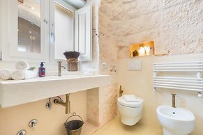 3224 Trulli Almaviva by Perle di Puglia