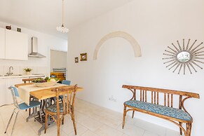 3224 Trulli Almaviva by Perle di Puglia