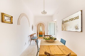 3224 Trulli Almaviva by Perle di Puglia