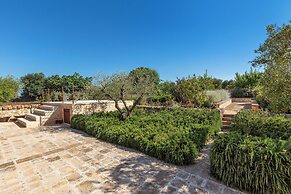 3224 Trulli Almaviva by Perle di Puglia
