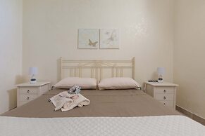 3229 Trullo Mimosa by Perle di Puglia