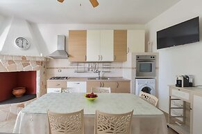 3229 Trullo Mimosa by Perle di Puglia