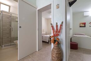 3229 Trullo Mimosa by Perle di Puglia