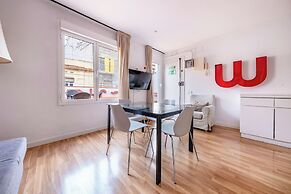 AinB Barcelona Sants Apartments