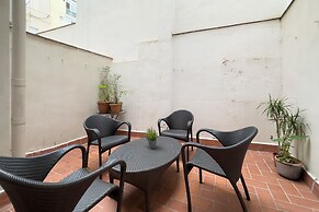 AinB Barcelona Sants Apartments