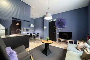 AinB Barcelona Sants Apartments