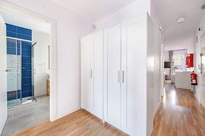 AinB Barcelona Sants Apartments