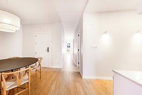 AinB Barcelona Sants Apartments