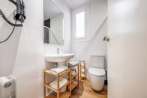AinB Barcelona Sants Apartments
