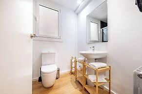 AinB Barcelona Sants Apartments