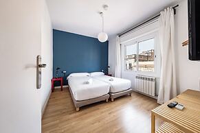AinB Barcelona Sants Apartments