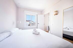 AinB Barcelona Sants Apartments