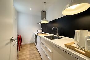 AinB Barcelona Sants Apartments