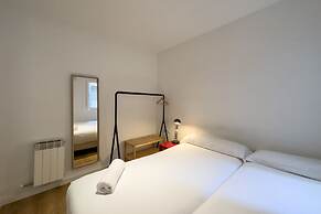 AinB Barcelona Sants Apartments