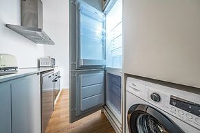 AinB Barcelona Sants Apartments