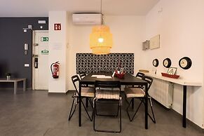 AinB Barcelona Sants Apartments