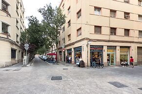 AinB Barcelona Sants Apartments