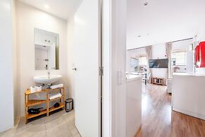 AinB Barcelona Sants Apartments