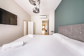 AinB Barcelona Sants Apartments