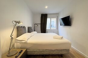 AinB Barcelona Sants Apartments