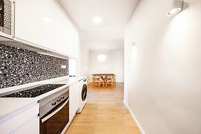 AinB Barcelona Sants Apartments