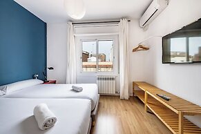 AinB Barcelona Sants Apartments