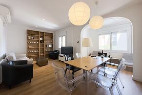 AinB Barcelona Sants Apartments