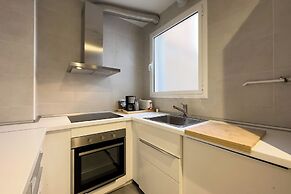 AinB Barcelona Sants Apartments