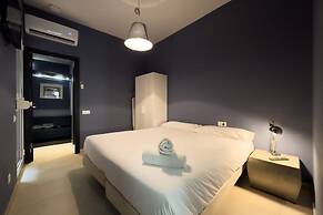 AinB Barcelona Sants Apartments